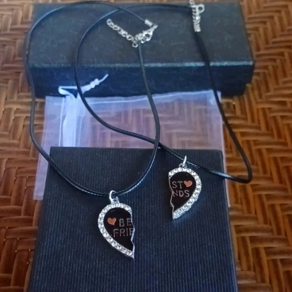18 inch BEST FRIENDS necklace (2) ..NWT - Picture 3 of 4